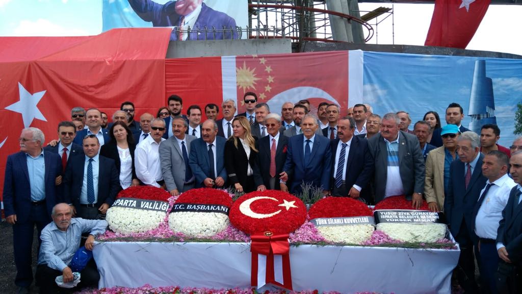 Sayın Cumhurbaşkanı’mızı dün ebediyete intikalinin 3. yılında Sevdalısı olduğu memleketinin heryerinden gelen Demirel Sevdalıları ile Çalcatepe’de andık.